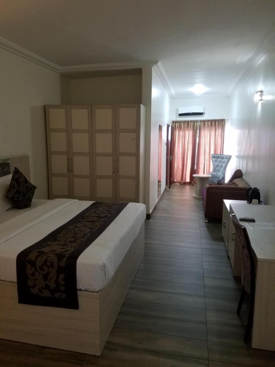 Bon Hotel Port Harcourt At La Kings Екстер'єр фото