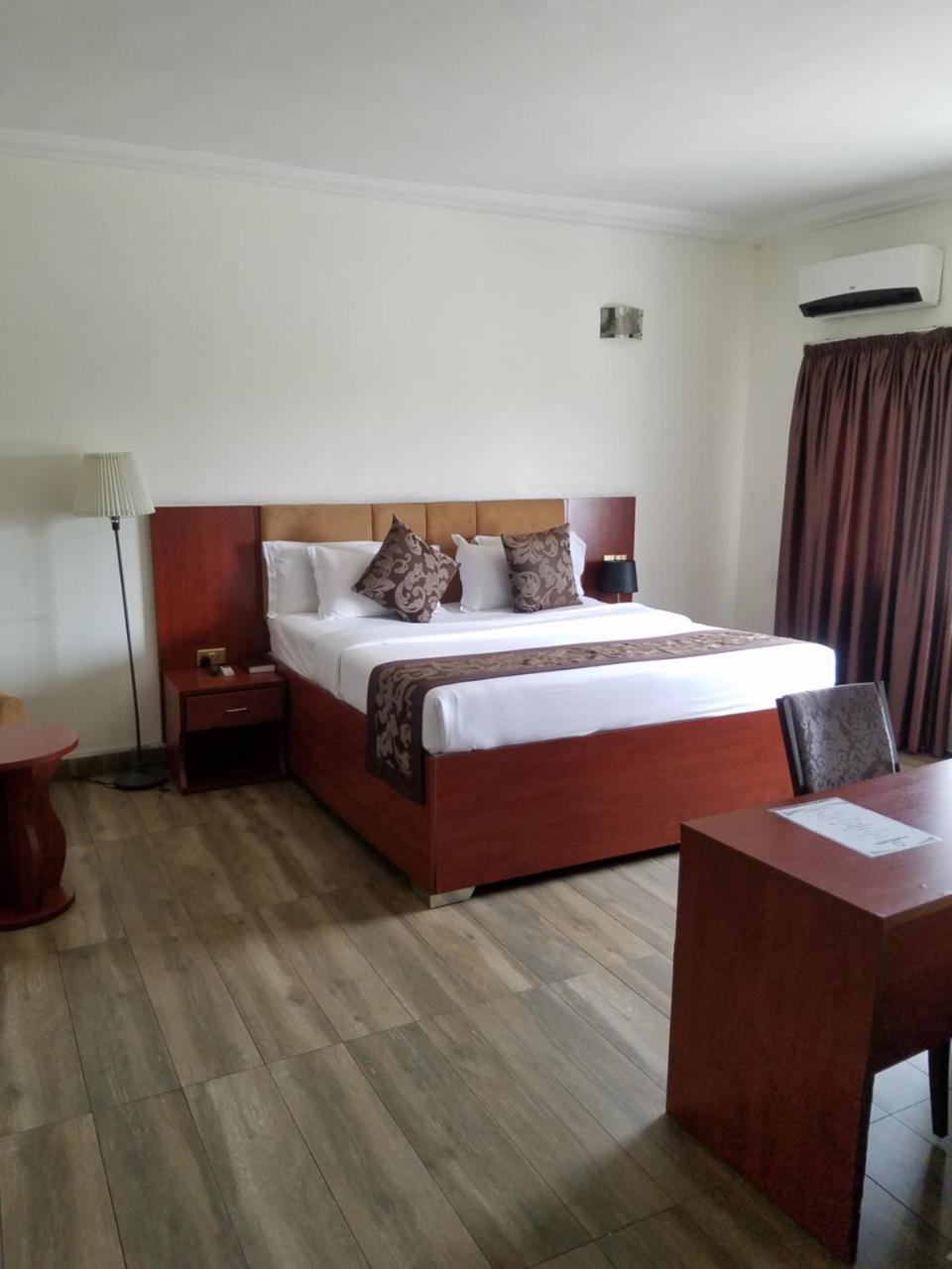 Bon Hotel Port Harcourt At La Kings Екстер'єр фото